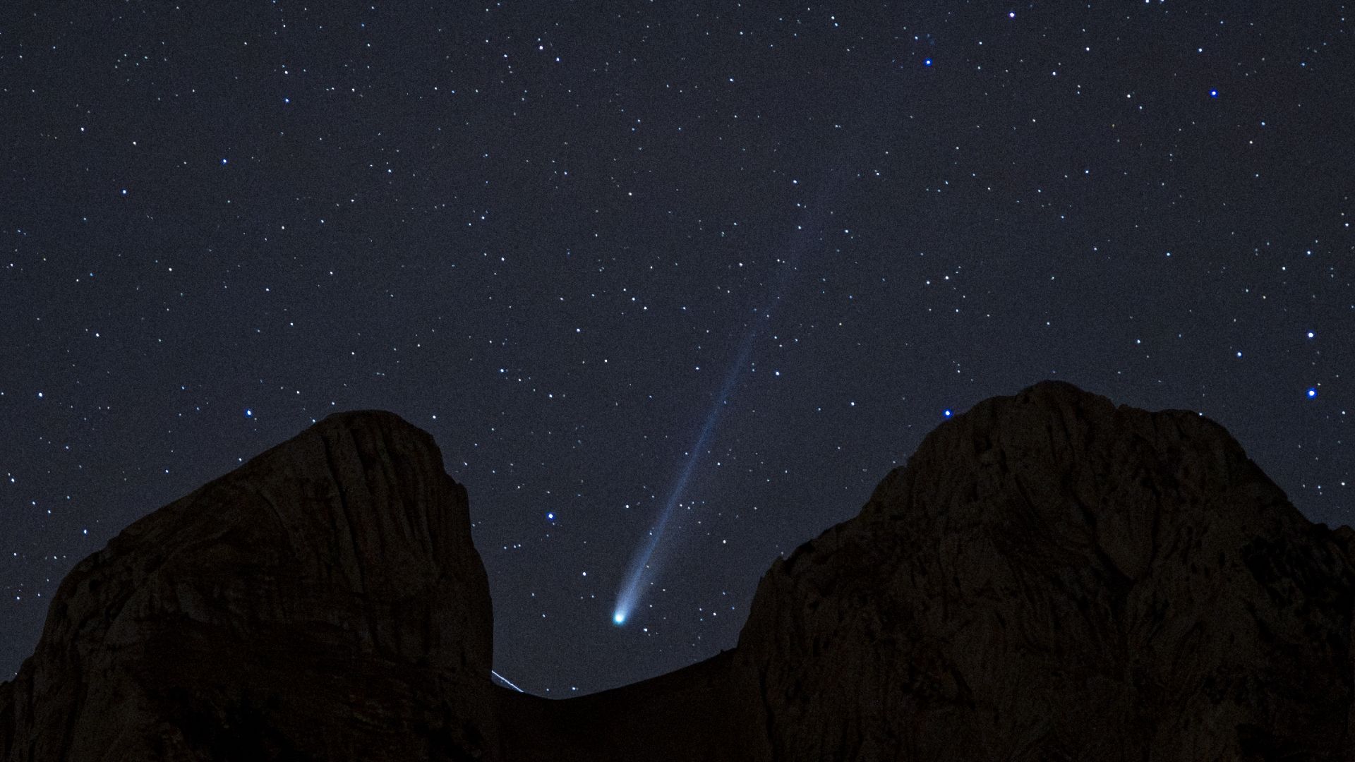 Cometa Lemmon ilumina o céu da Espanha, foto do dia de 11 de novembro de 2025