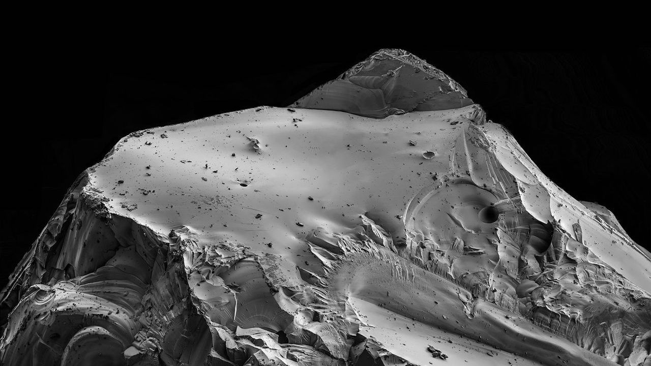 Rochas lunares, ampliadas: amostras da Apollo 16 brilham no novo livro ‘Nanocosmos’ (exclusivo)
