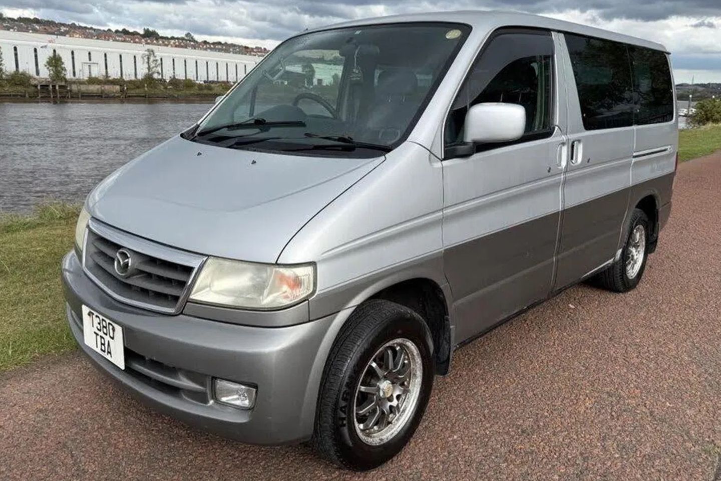 Galpão da Semana | Amigo Mazda Bongo