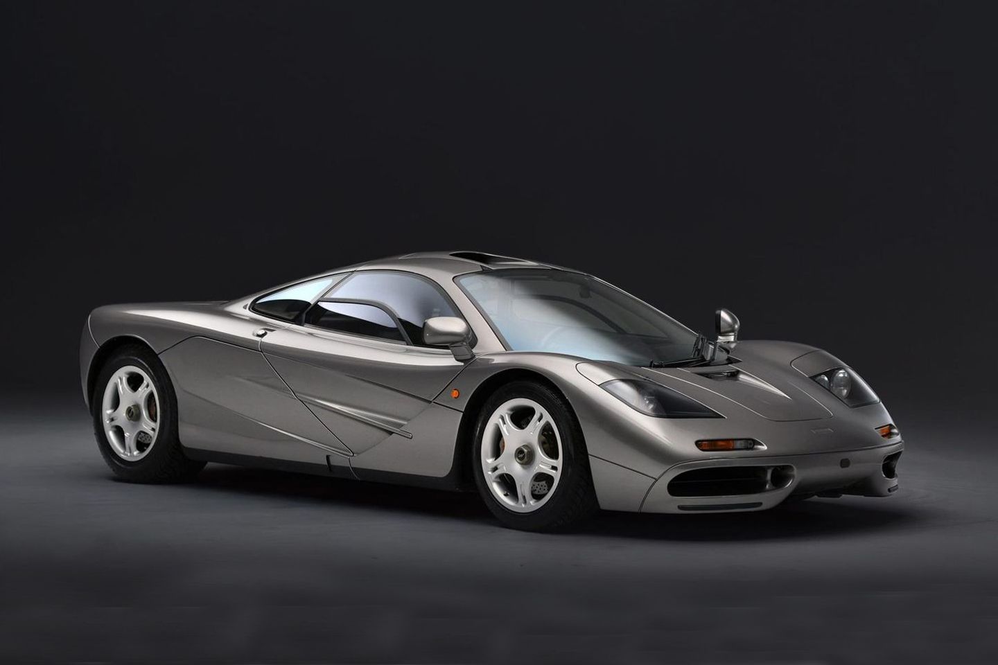 Caramba: há um McLaren F1 à venda