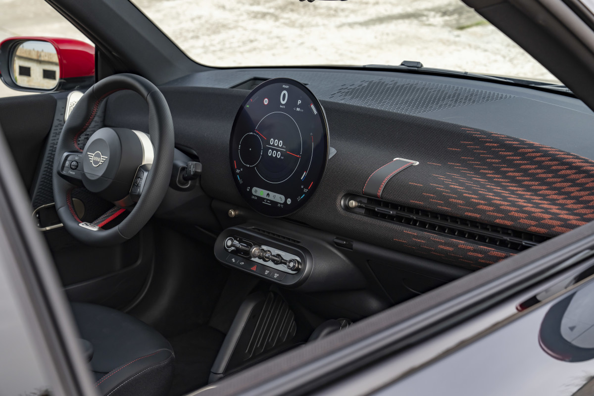 MINI lança ofertas incríveis de aluguel de 2 portas Cooper 2025 para novembro