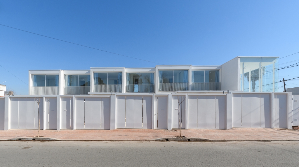 Complexo habitacional e comercial Camellia / Studio I LZ