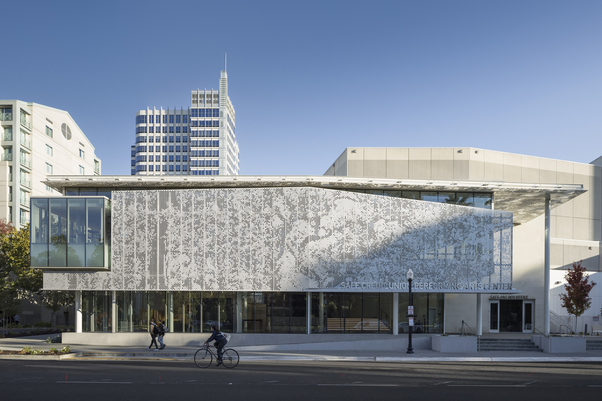 SAFE Credit Union Performing Art Center / Grupo DLR