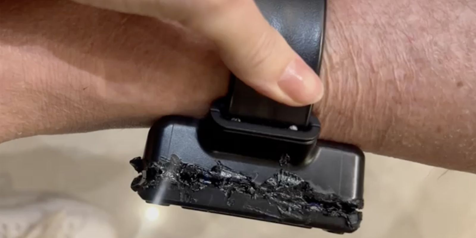 Bolsonaro usou solda para tentar abrir tornozeleira; confira vídeo