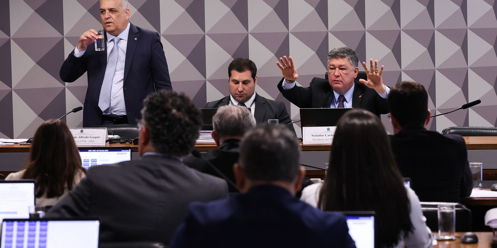 CPMI do INSS convoca dono do Banco Master e governador Zema