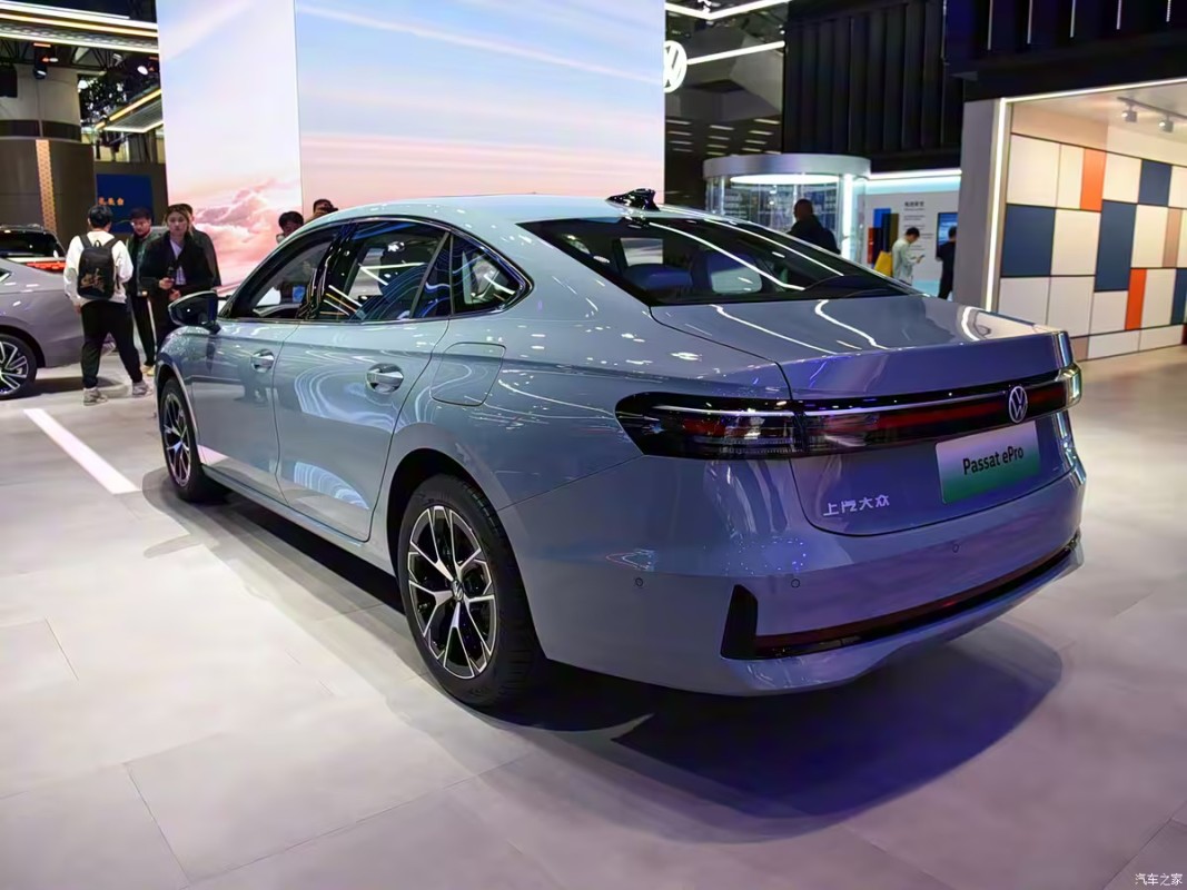 Este Volkswagen Passat Hybrid exclusivo da China possui quase 160 quilômetros de autonomia elétrica