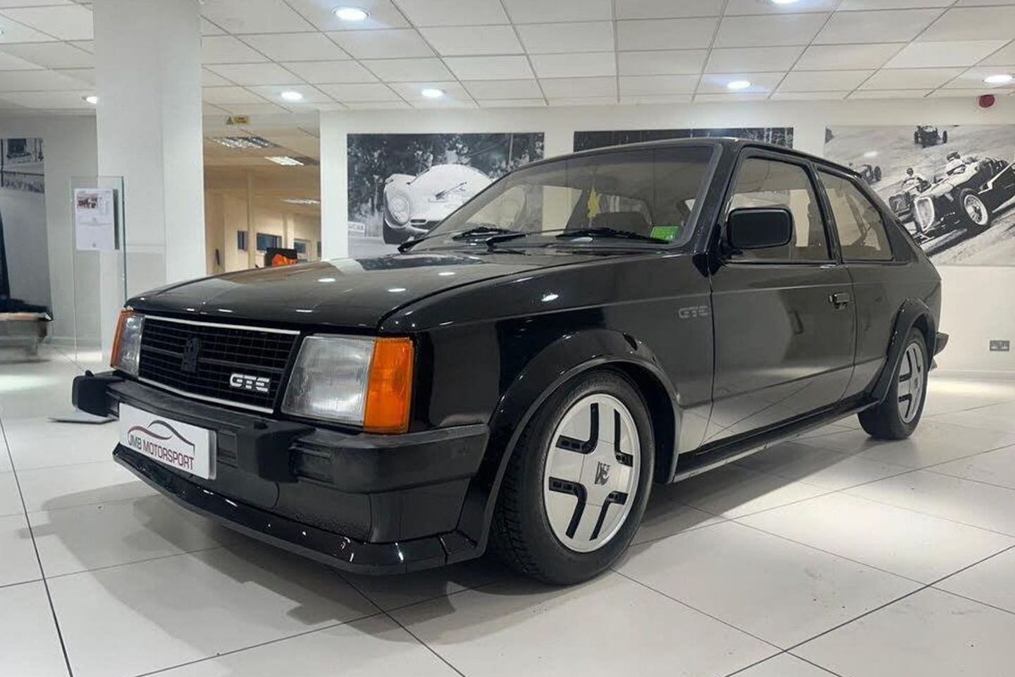 O Carro SOS Vauxhall Astra GTE está à venda