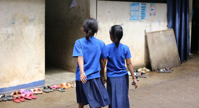Novo relatório apela a compromisso renovado com o direito à educação