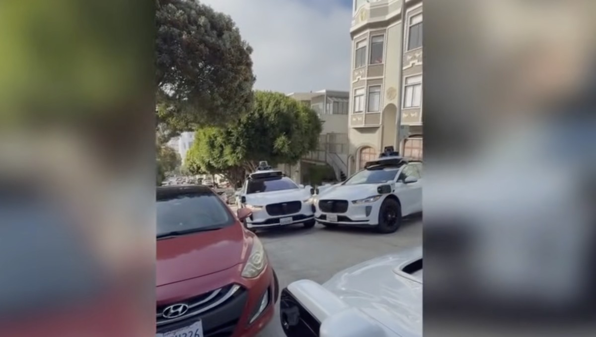 Waymo Robotaxis Crash em São Francisco poucos dias depois de alguém ter ajudado no parto de um bebê