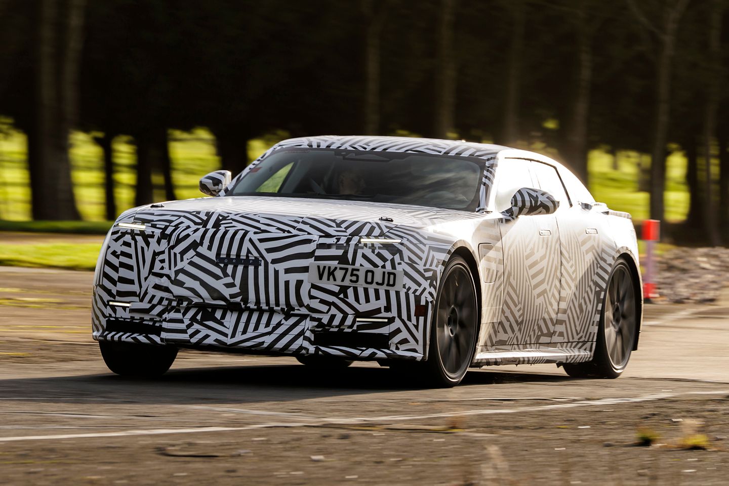 GT elétrico de 1000 cv da Jaguar | PH atende