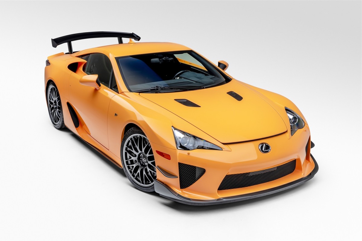 Veja e ouça o novo Toyota GR GT V8 em ação lado a lado com o LFA