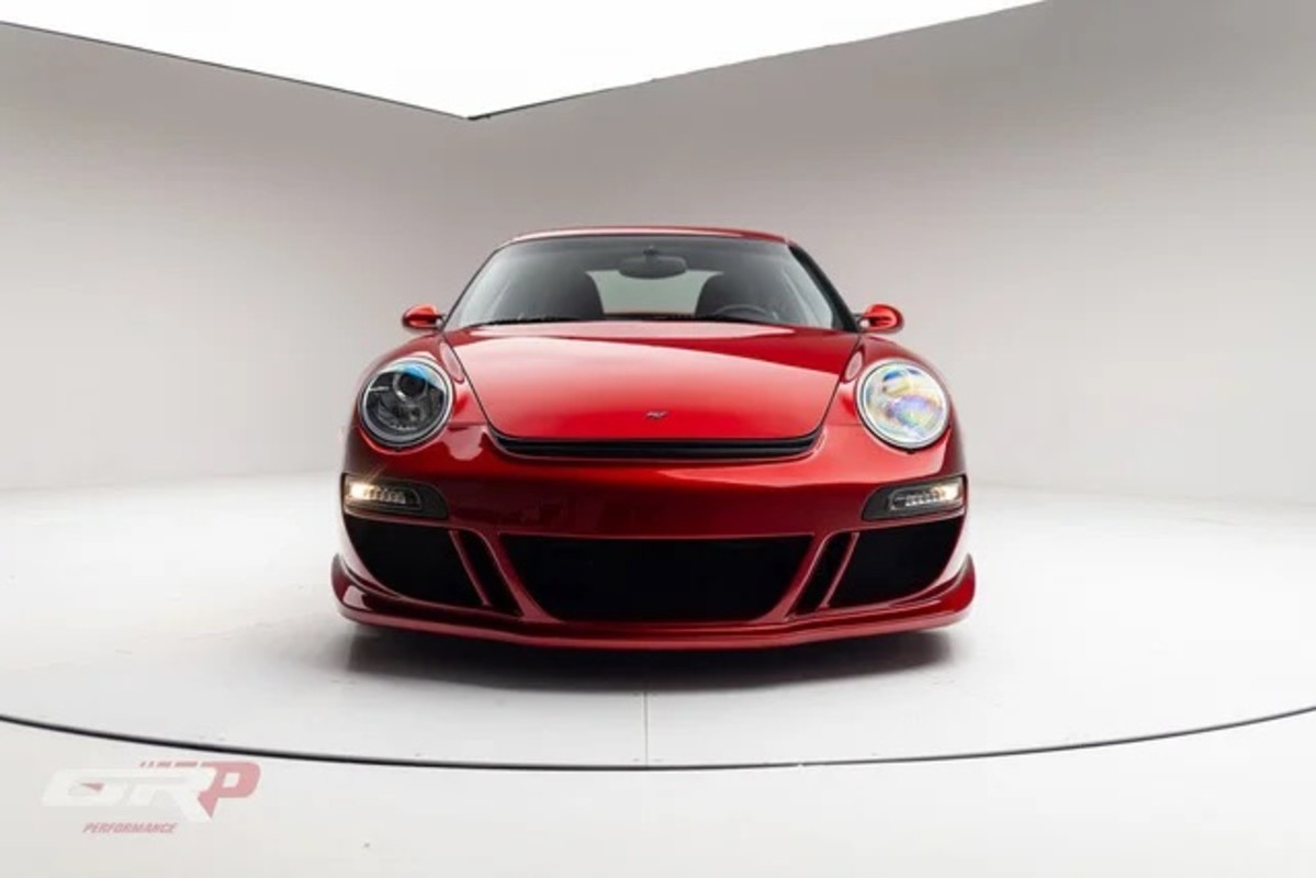 Supercarro raro de 730 HP manual RUF baseado em Porsche à venda com apenas 8.651 milhas