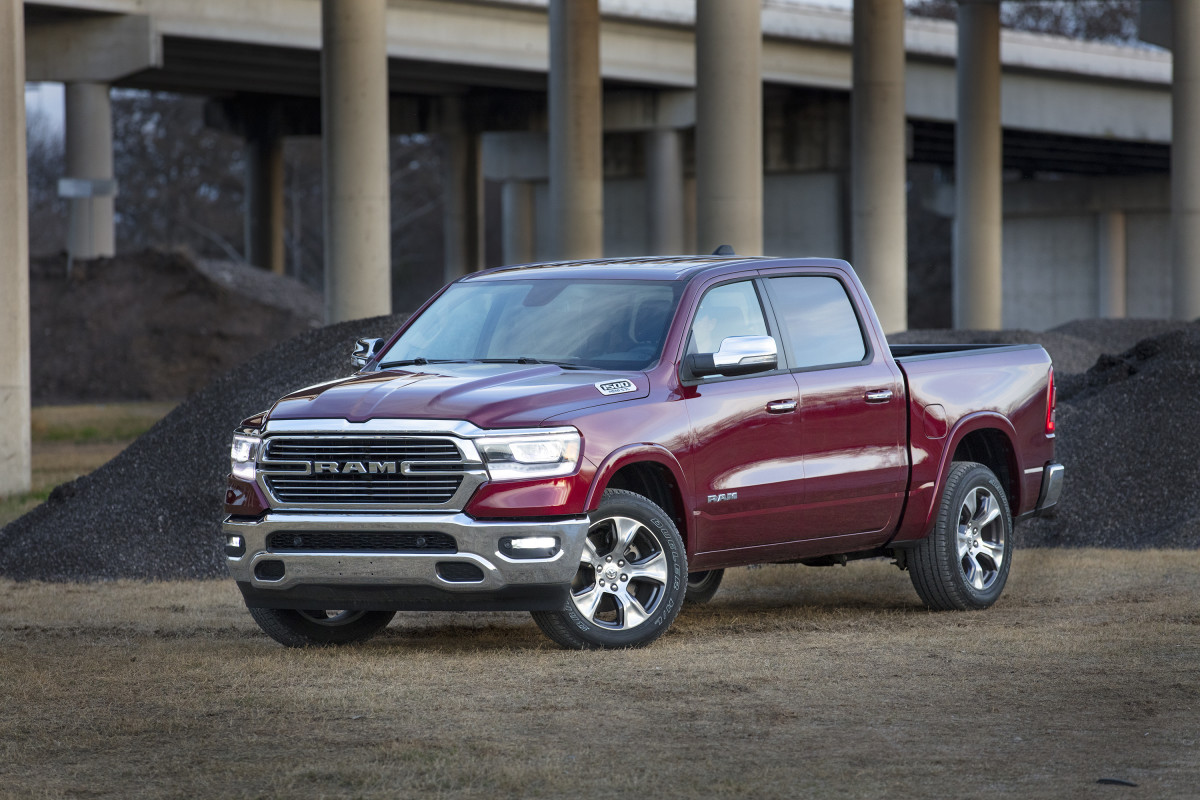 Ram Trucks são recolhidos devido a airbags que podem enviar estilhaços de metal para a cabine