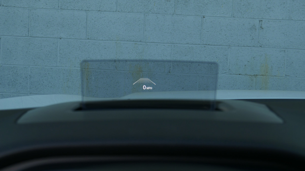 Ford trabalhando em head-up display inteligente que se ajusta automaticamente a cada motorista