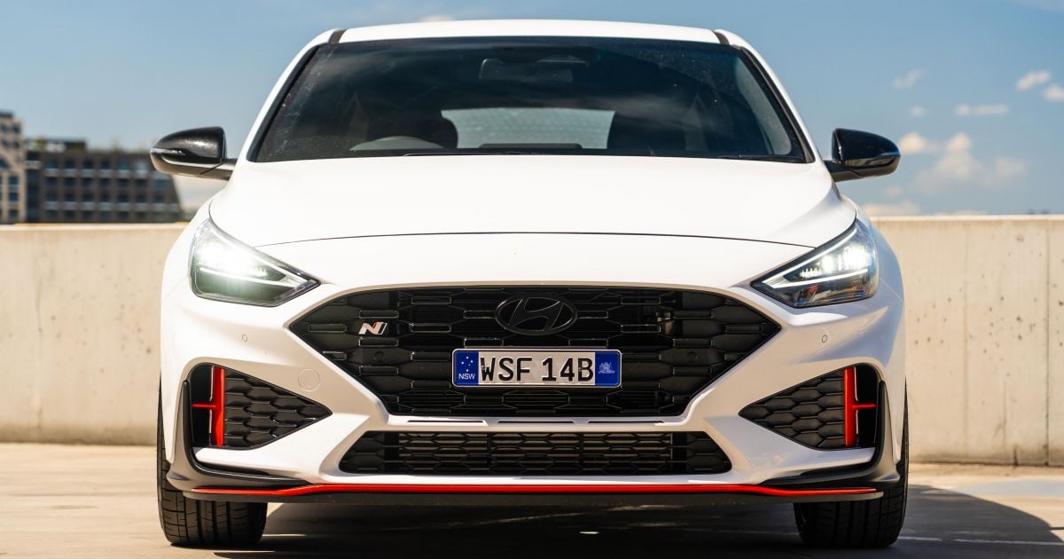 Hyundai i30 N hot hatch permanecendo, pode obter energia híbrida – relatório