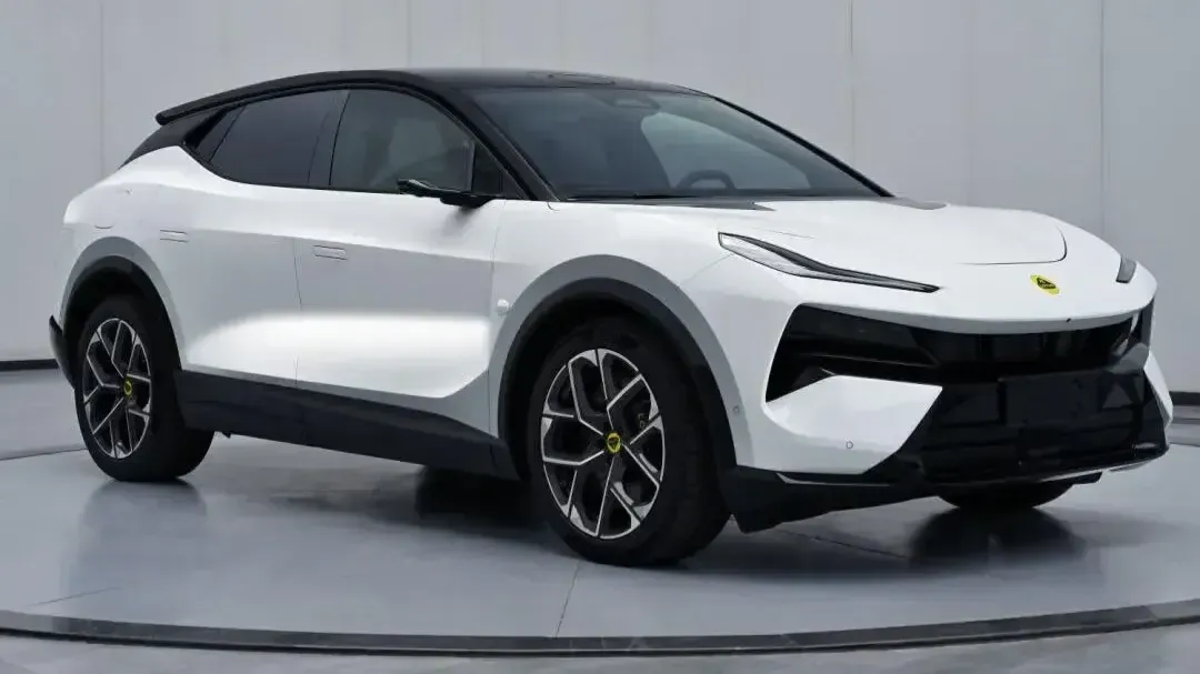 Lotus revela primeiro PHEV com seu nome mais estranho até agora