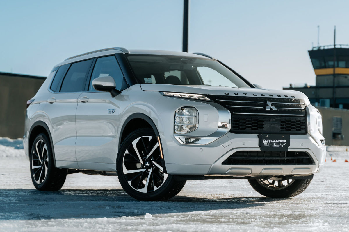 Mitsubishi está interessada em construir carros novamente na América, mas precisa de ajuda