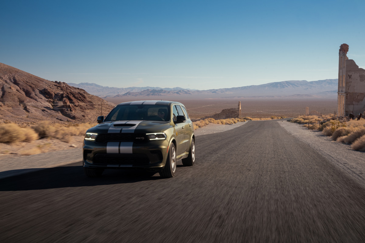 Dodge confirma que o Durango SRT Hellcat agora é legal em todos os 50 estados