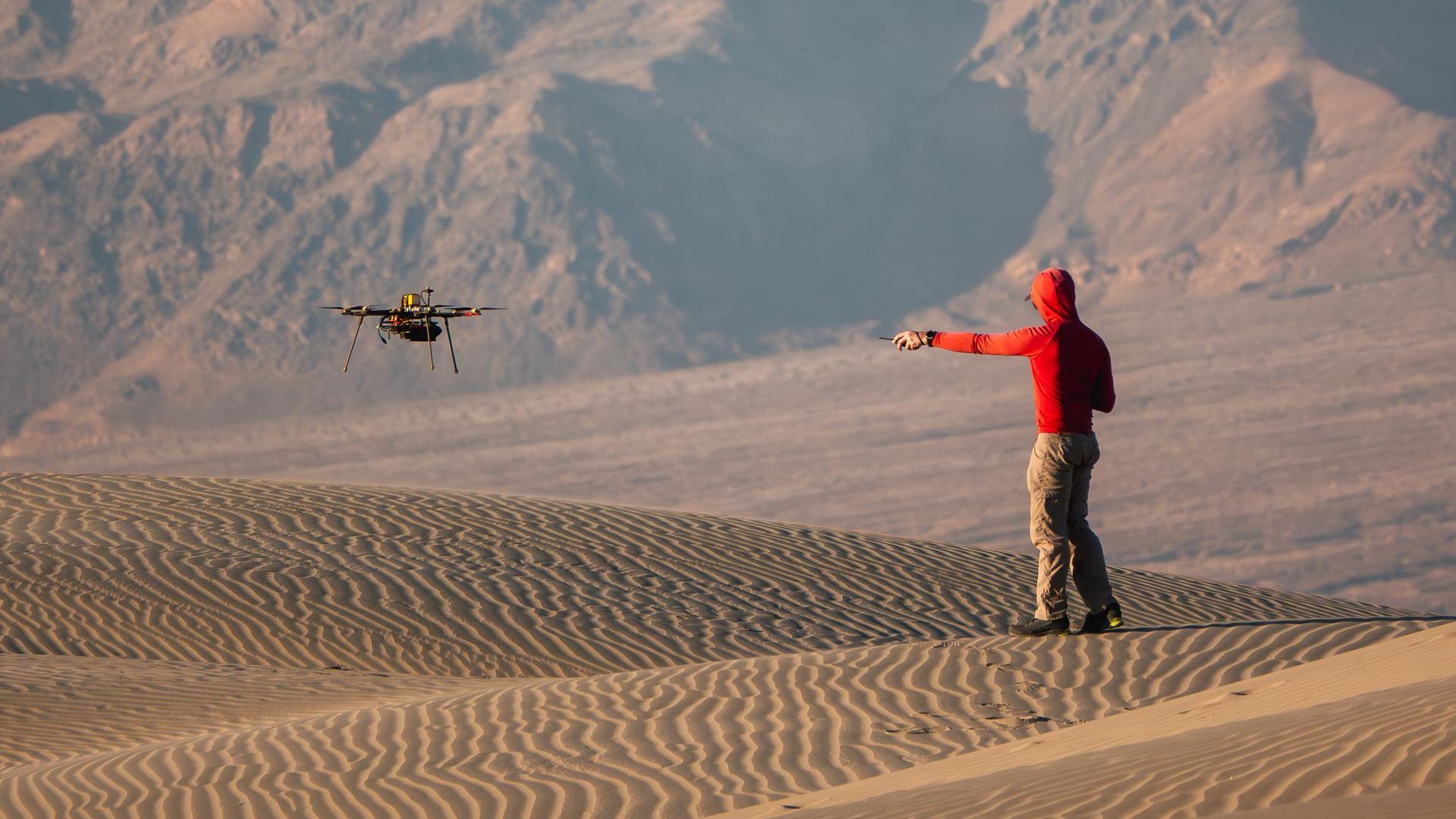 NASA testa drones na foto do dia do Vale da Morte em 15 de dezembro de 2025