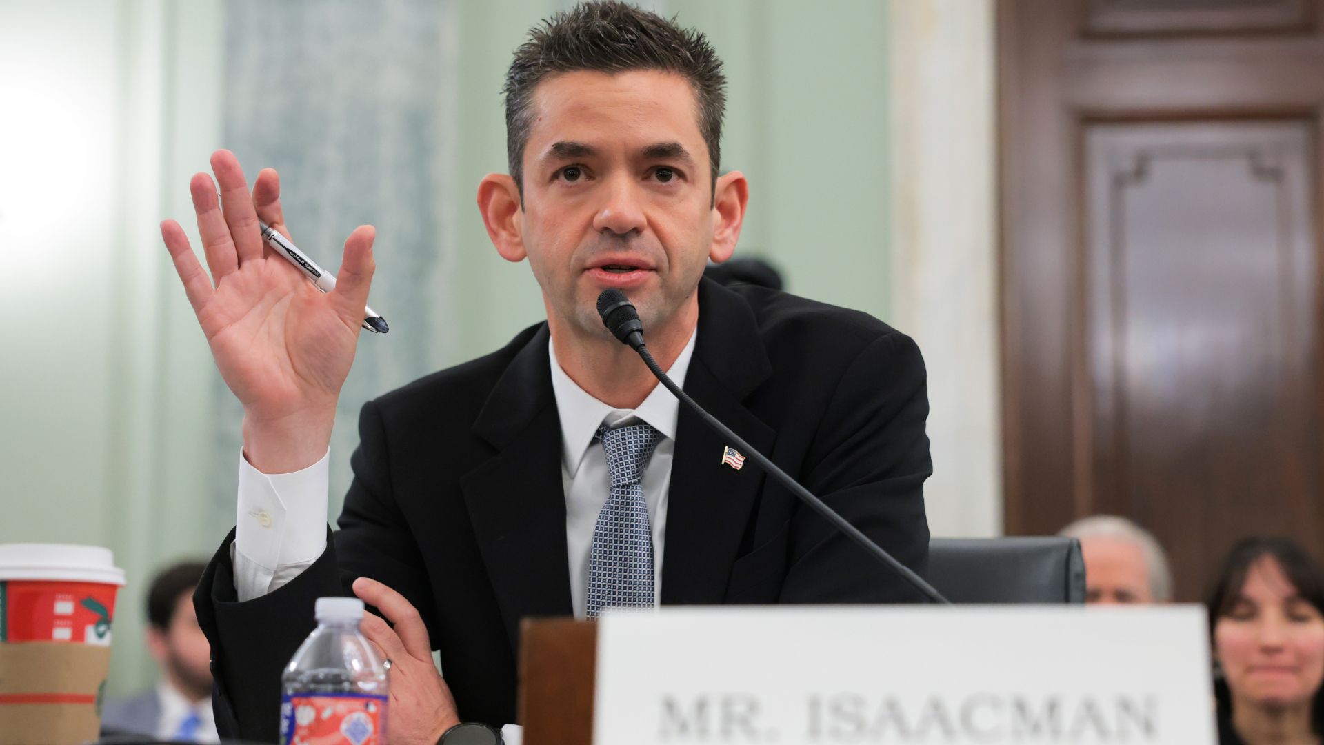 Os EUA devem vencer a China até a Lua, diz a escolha de Trump para o chefe da NASA, Jared Isaacman, ao Senado: ‘Se cometermos um erro, talvez nunca os alcancemos’