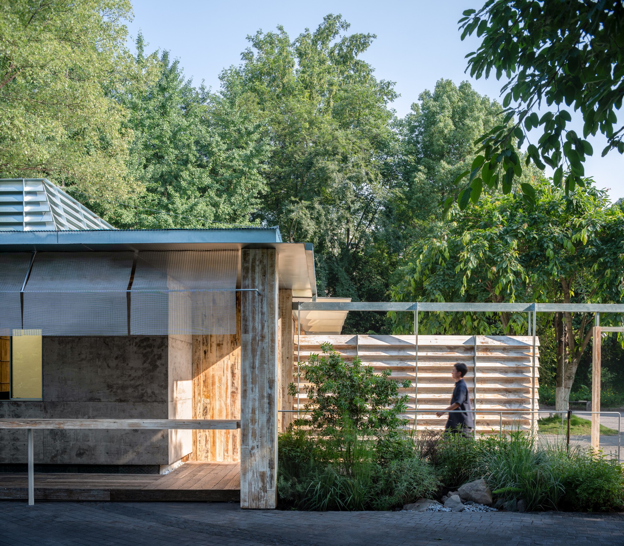 Casa de Chá Yeeii / Vari Architects