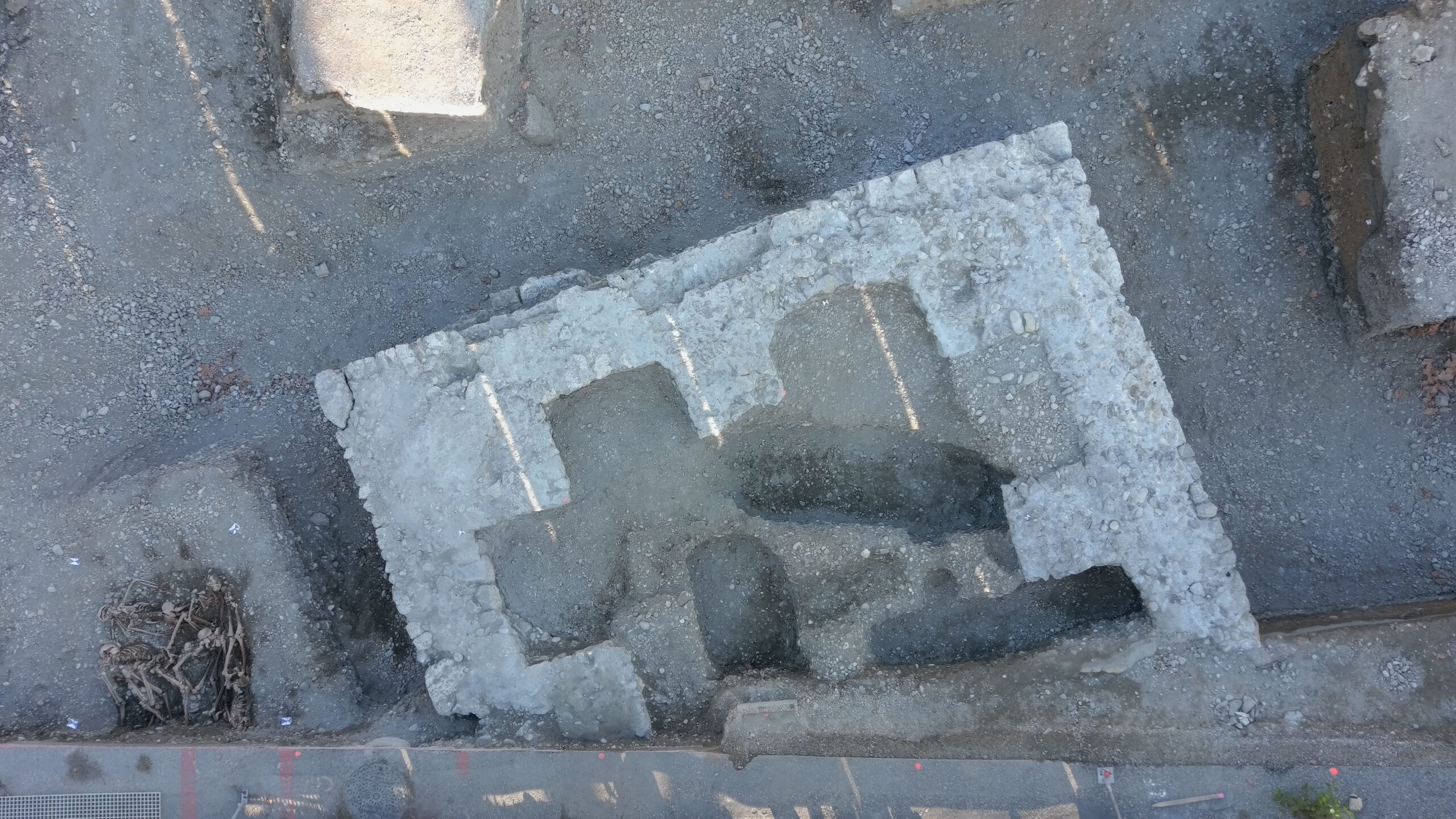 16 c. forca, esqueletos encontrados em Grenoble – The History Blog