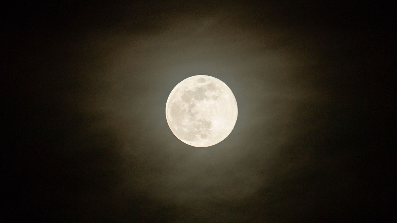 Lua cheia de janeiro de 2026: quando, onde e como ver a Lua do Lobo
