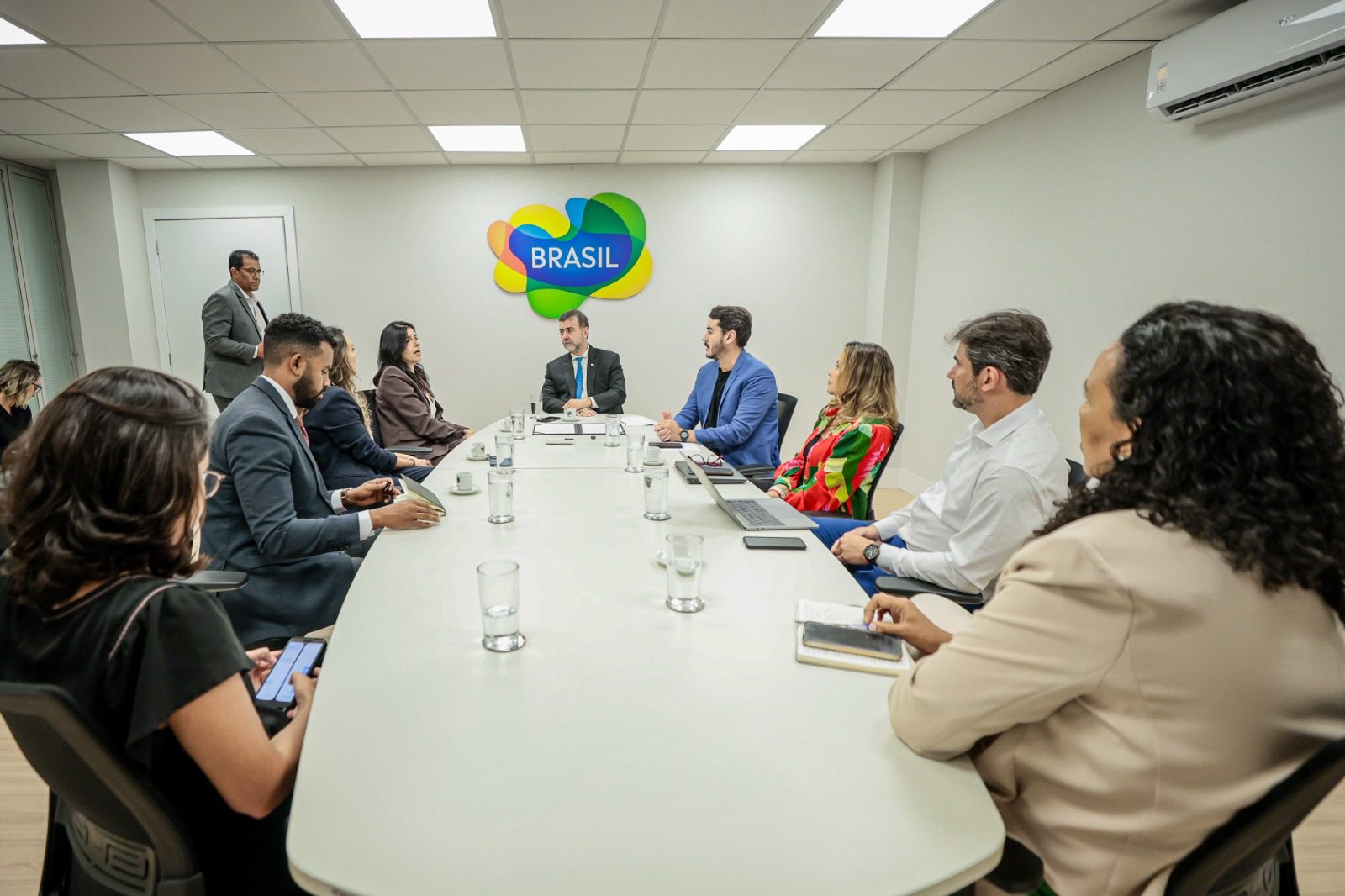 Embratur e Airbnb firmam parceria para impulsionar promoção internacional do Brasil