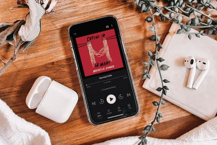 Abaixe o livro: 12 livros que são melhores como audiolivros