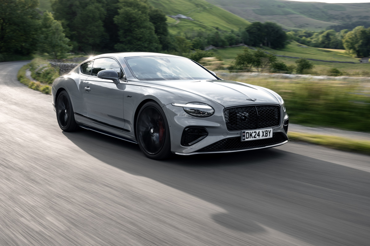 O novo kit de fibra de carbono da Bentley traz drama aos seus ícones de luxo