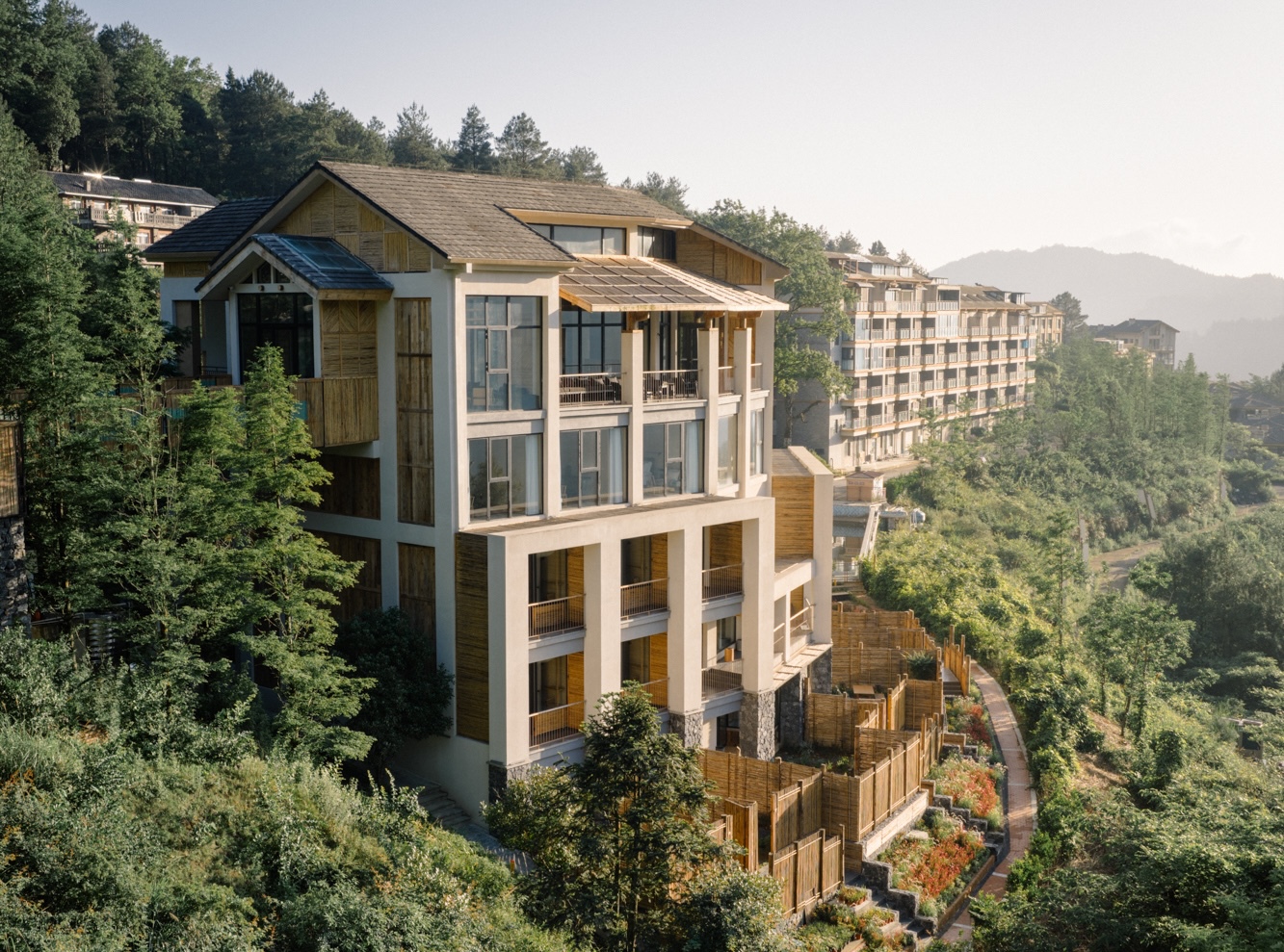 Hotel Clouhaus / RooMoo Design Studio