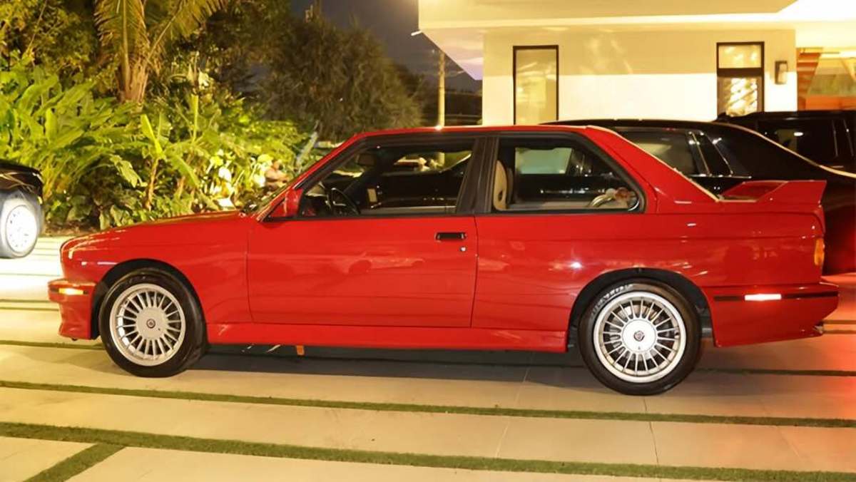 Jay-Z e Lenny S. fazem uma surpresa emocional do BMW M3 E30 para DJ Khaled