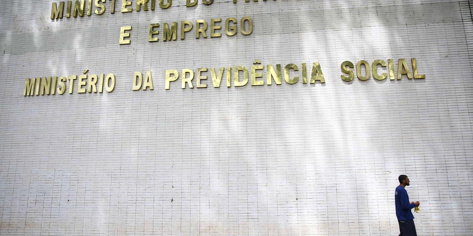Brasil cria 85,8 mil vagas de trabalho em novembro