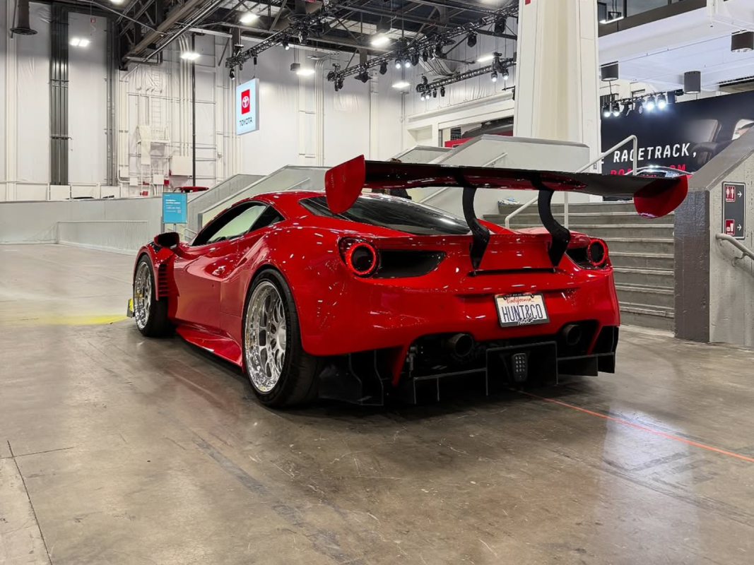 Este YouTuber gastou US $ 100 mil em peças GT3 para transformar uma Ferrari 488 em um carro de corrida legal para as ruas