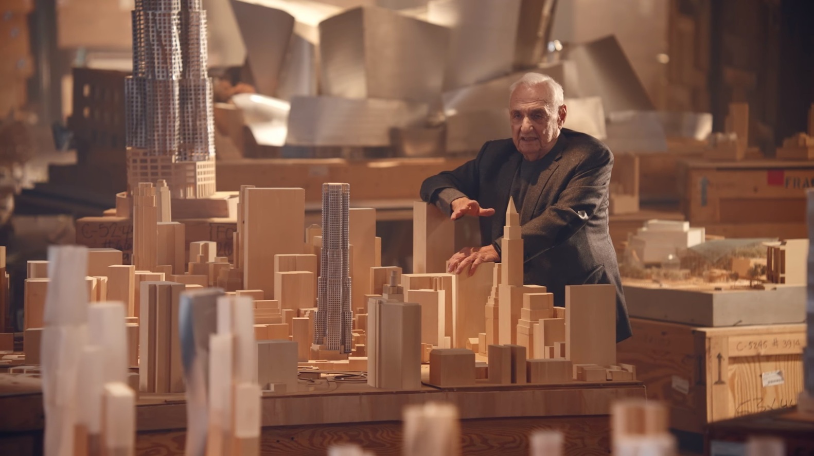 Frank Gehry, arquiteto visionário do Guggenheim de Bilbao, morre aos 96 anos