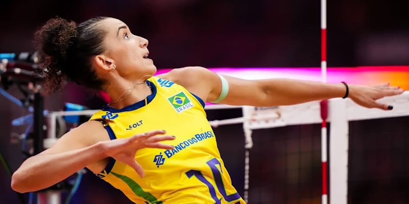 Gabi Guimarães é segunda melhor jogadora de vôlei do mundo em 2025