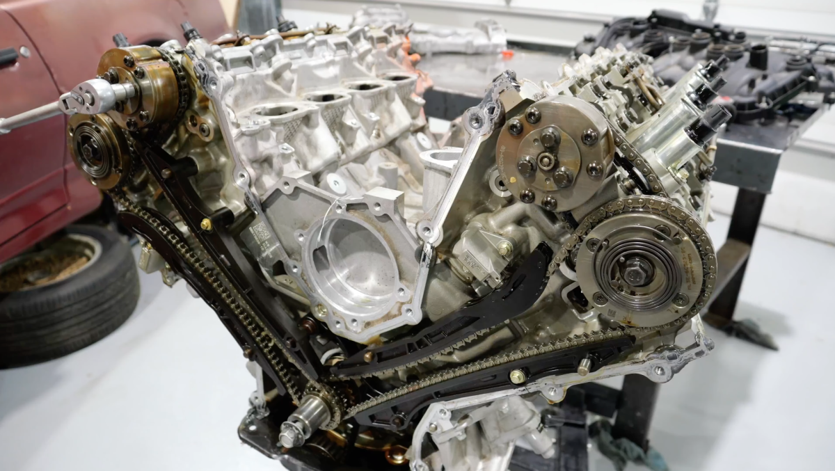 Desmontagem do motor revela por que este Coyote V8 foi substituído com apenas 65.000 milhas
