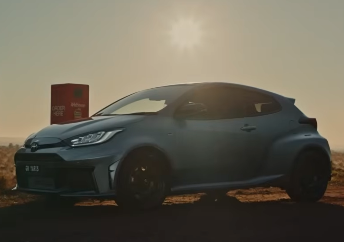 PROIBIDO: O anúncio do Toyota GR Yaris é considerado divertido demais para a TV
