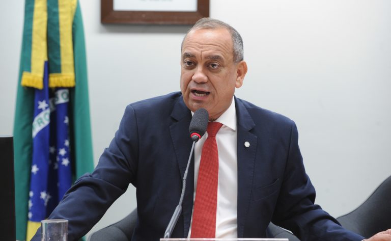 Comissão aprova projeto que prevê ajuda do governo para reconstruir casas em área atingida por desastre – Notícias