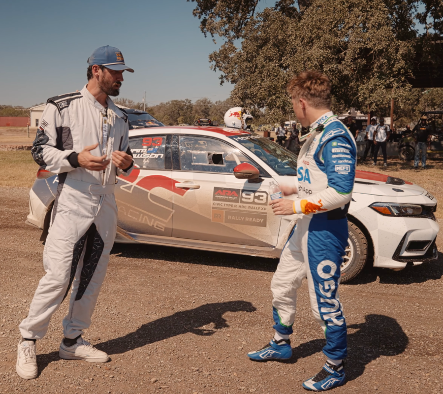Assista a um piloto de F1 aprendendo a deslizar na terra em um carro de rally Honda Civic Type R
