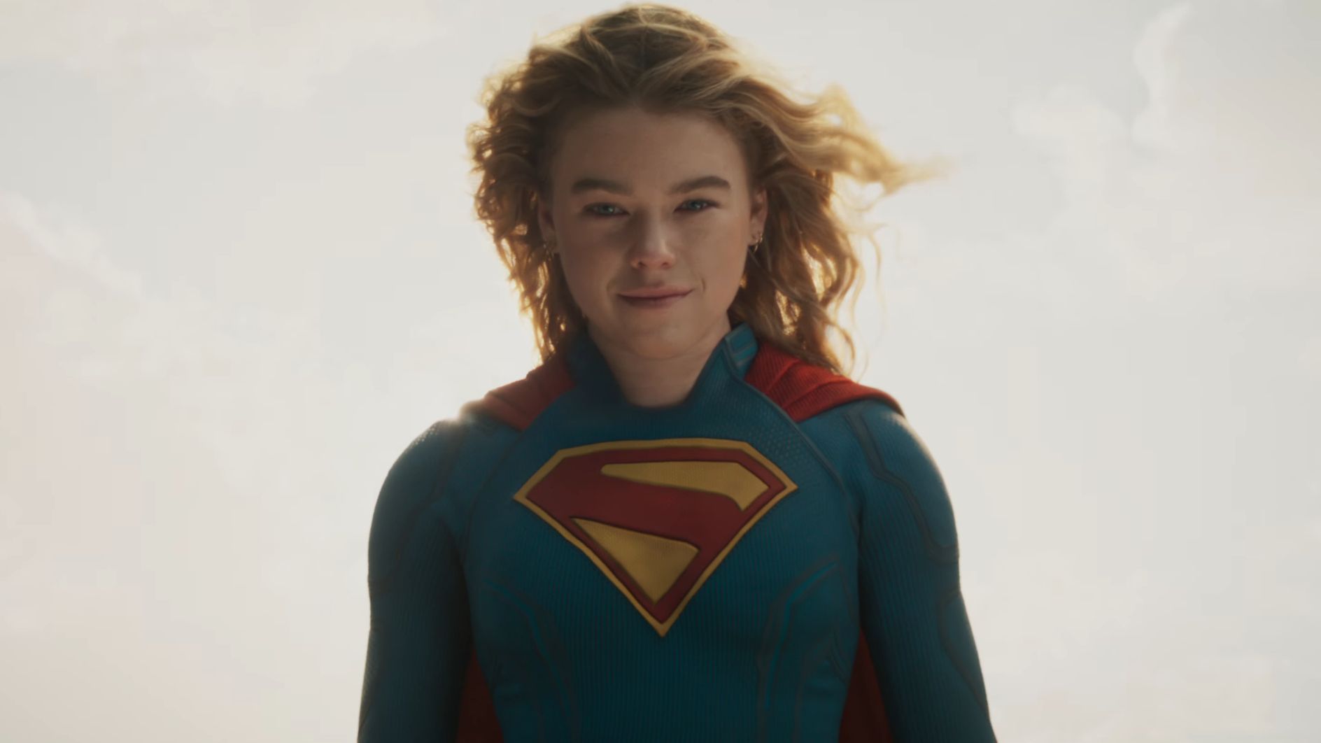 O primeiro trailer de rock da Supergirl mostra brigas intergalácticas em bares, ressacas e Krypto fazendo xixi no rosto do Superman (vídeo)