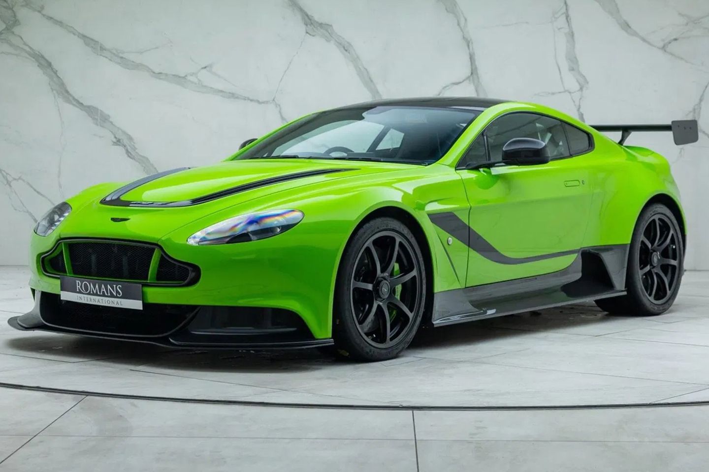 Aston Martin Vantage GT12 | Identificado