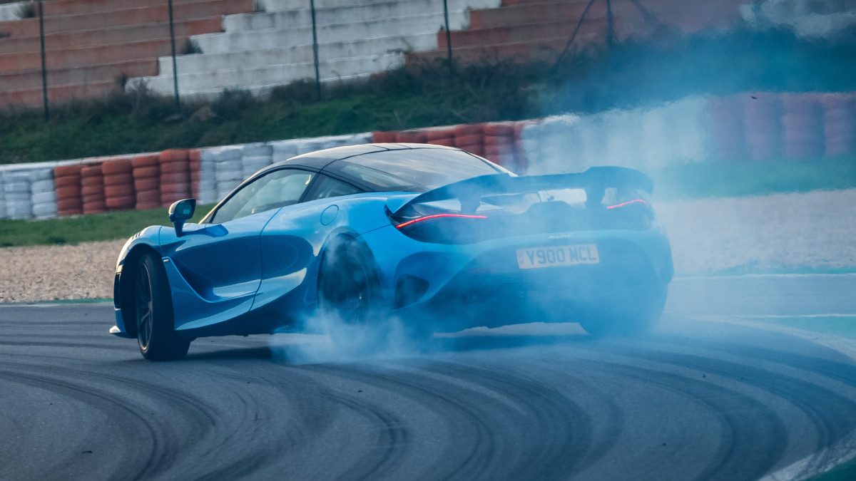 Nova tecnologia da McLaren pode restringir a direção imprudente na pista