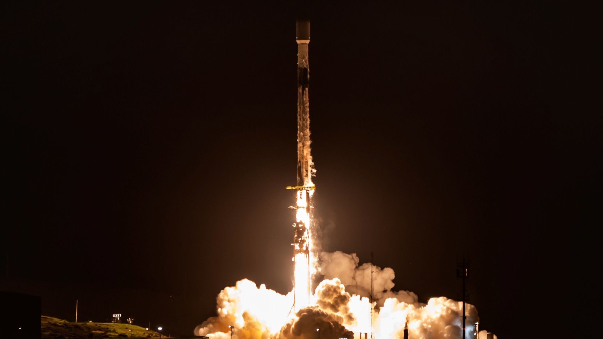 SpaceX lança 60ª missão do ano na Califórnia
