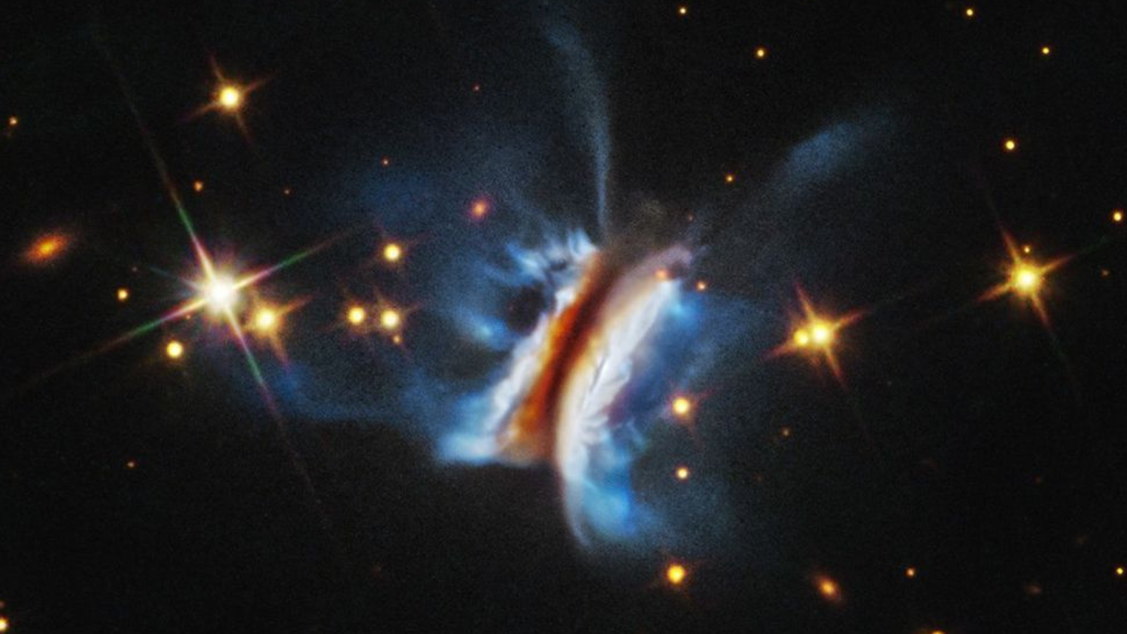‘Drácula’s Chivito’ parece deslumbrante nesta saborosa foto de Natal do Telescópio Hubble