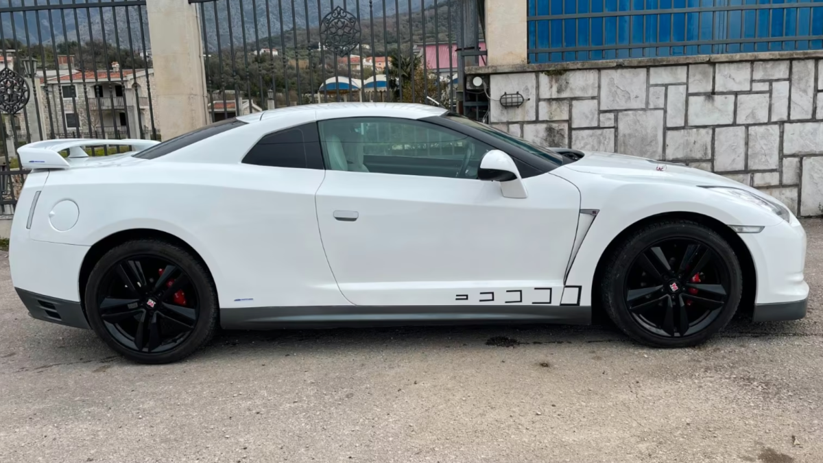 Esta réplica do Nissan GT-R de US$ 9.000 esconde um segredo que você nunca imaginaria