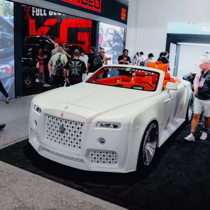 Este Rolls-Royce Dawn Widebody abandona completamente a grade icônica