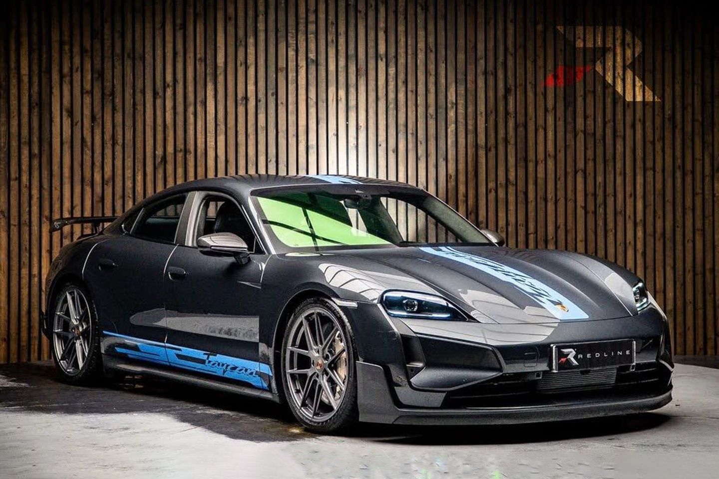 Porsche Taycan Turbo GT Weissach | Identificado