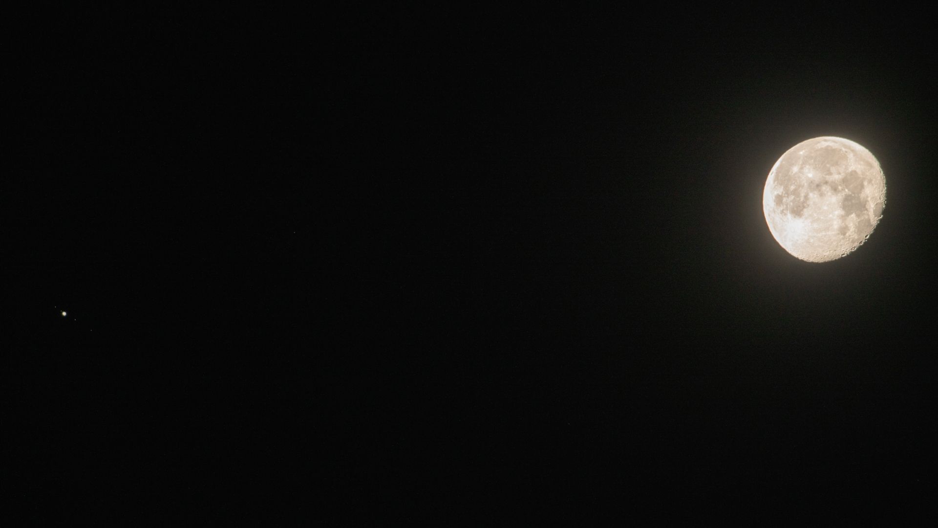 Não perca Júpiter brilhando perto da lua minguante e minguante em 7 de dezembro