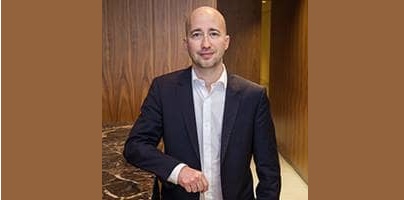 O crescimento global da energia solar ultrapassa as mudanças políticas, mas a pressão dos seguros aumenta